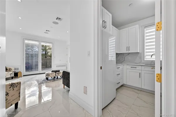 $1,699,000 | 27 Ellish Parkway, Unit 203, Spring Valley, NY 10977