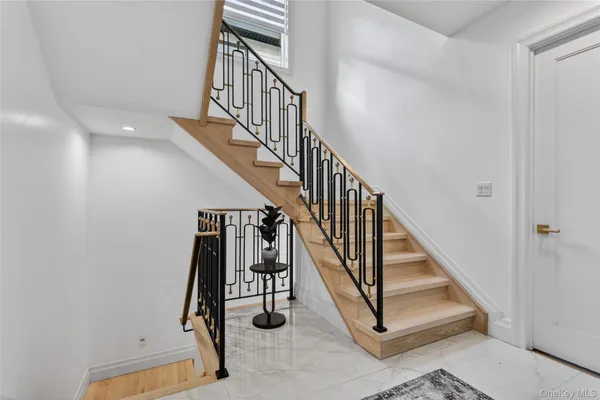 $1,699,000 | 27 Ellish Parkway, Unit 203, Spring Valley, NY 10977