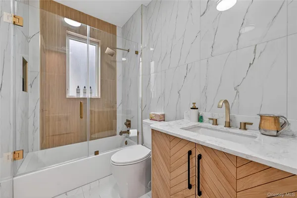 $1,699,000 | 27 Ellish Parkway, Unit 203, Spring Valley, NY 10977