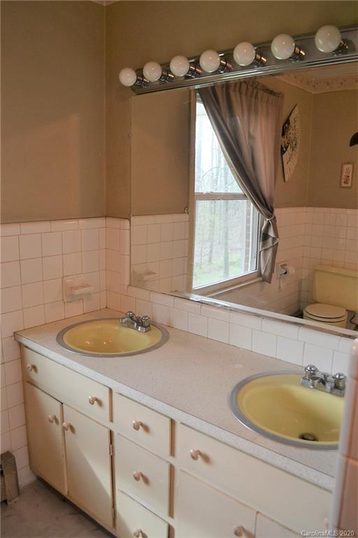 516 Riverside Drive Morganton, NC 28655 - Photo 15 of 32 Gallery Image 15