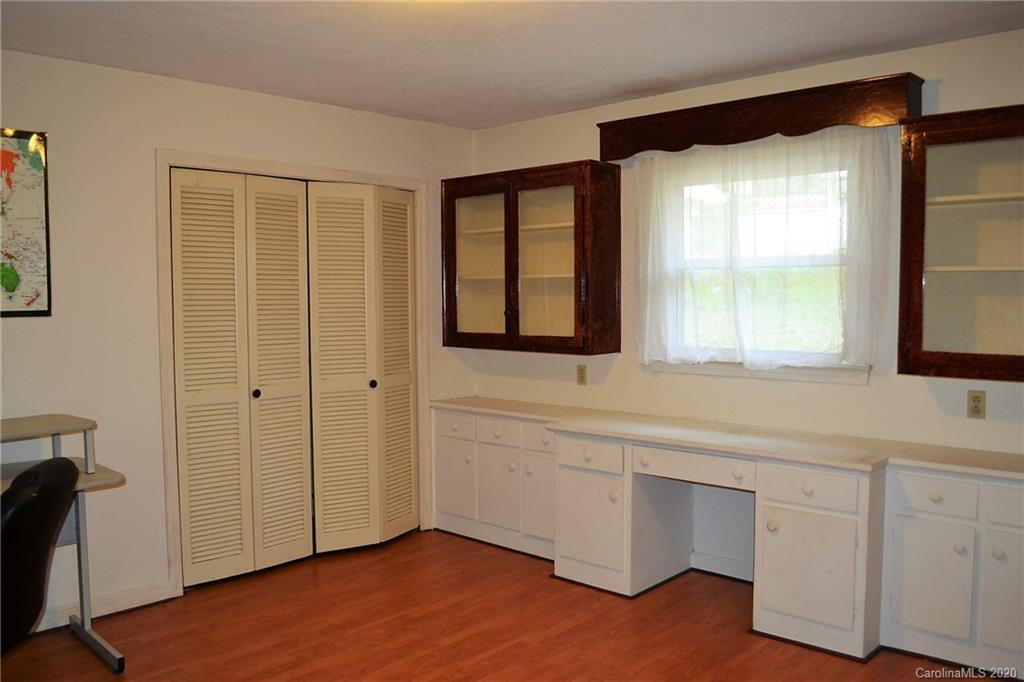 516 Riverside Drive Morganton, NC 28655 - Photo 17 of 32 Gallery Image 17