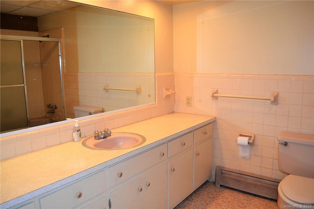 516 Riverside Drive Morganton, NC 28655 - Photo 28 of 32 Gallery Image 28