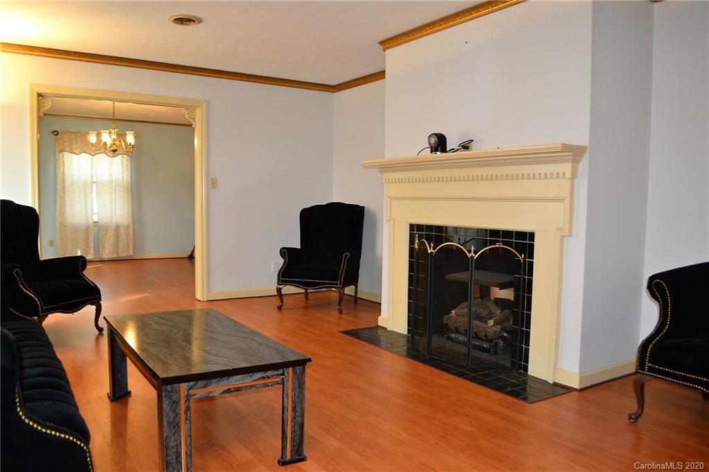 516 Riverside Drive Morganton, NC 28655 - Photo 6 of 32 Gallery Image 6