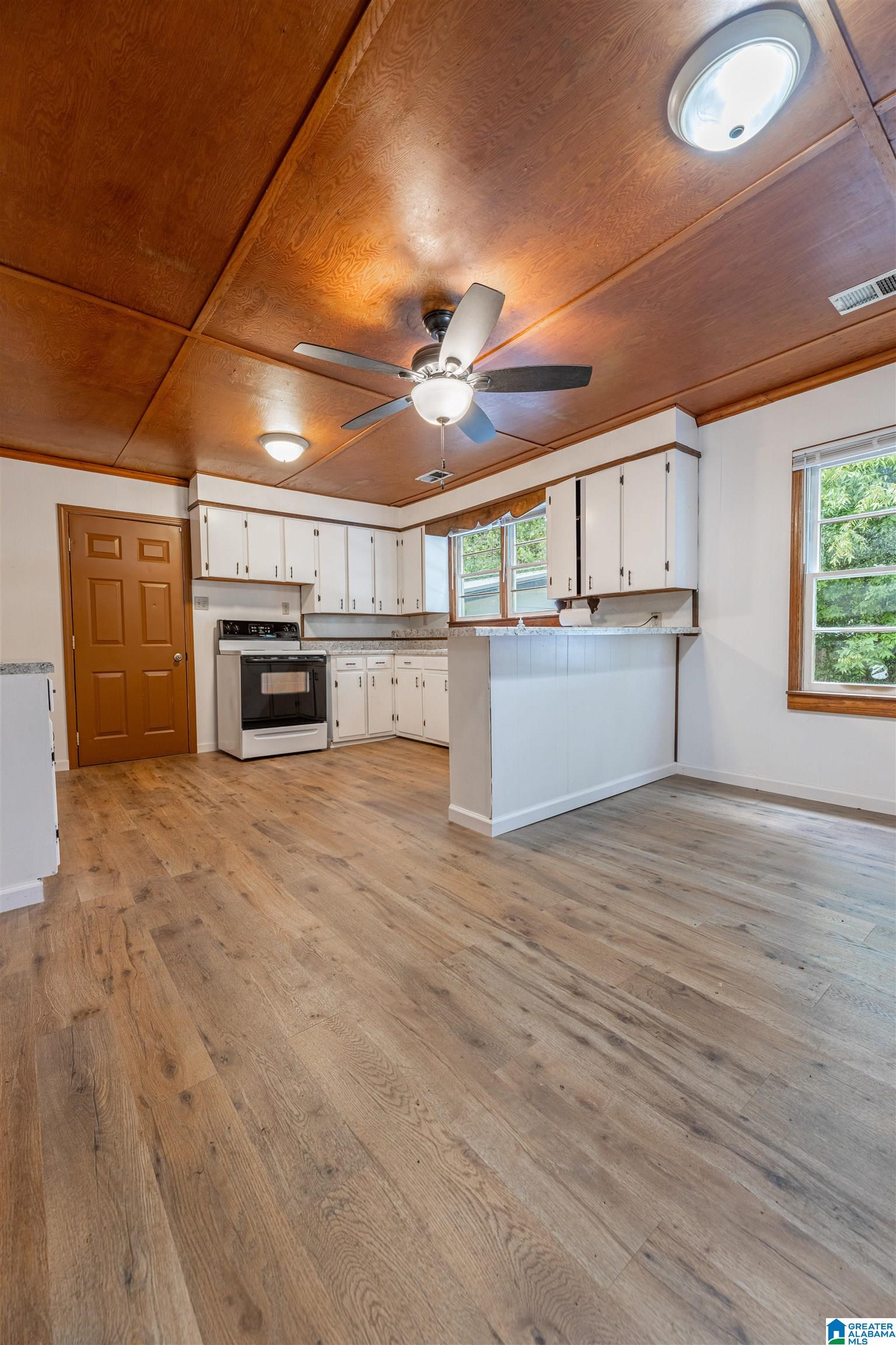 211 Corning Street Anniston, AL 36201 - Photo 4 of 39