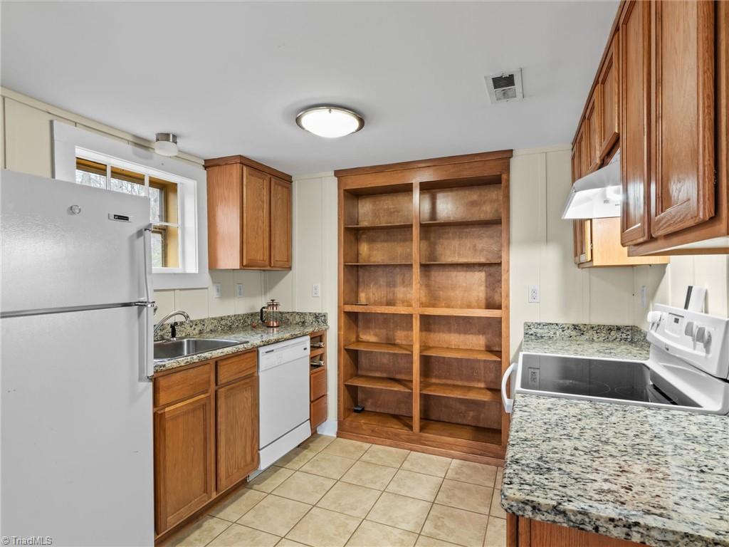 710 Greenhill Road Mount Airy, NC 27030 - Photo 6 of 21 Gallery Image 6