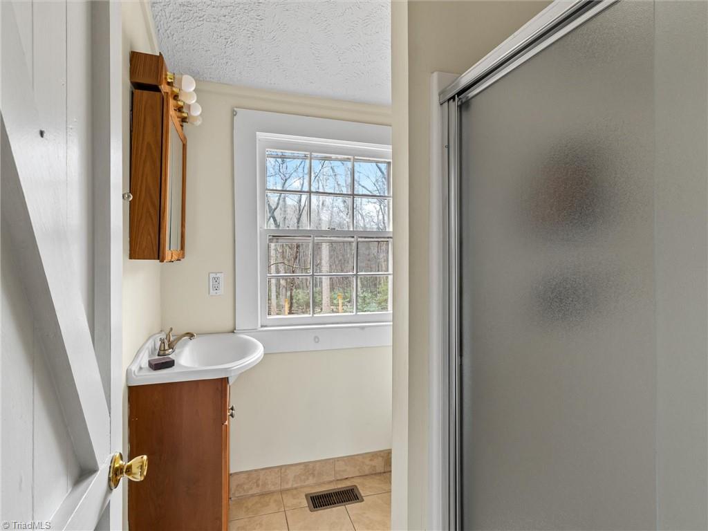 710 Greenhill Road Mount Airy, NC 27030 - Photo 7 of 21 Gallery Image 7