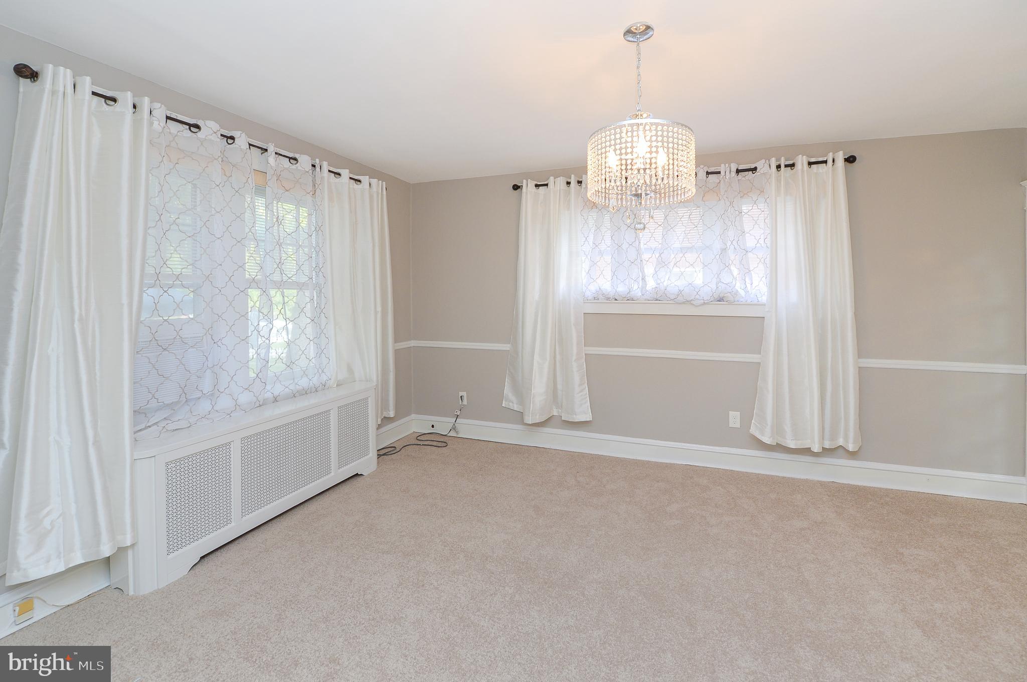 4960 State Road Drexel Hill, PA 19026 - Photo 11 of 40 Dining room