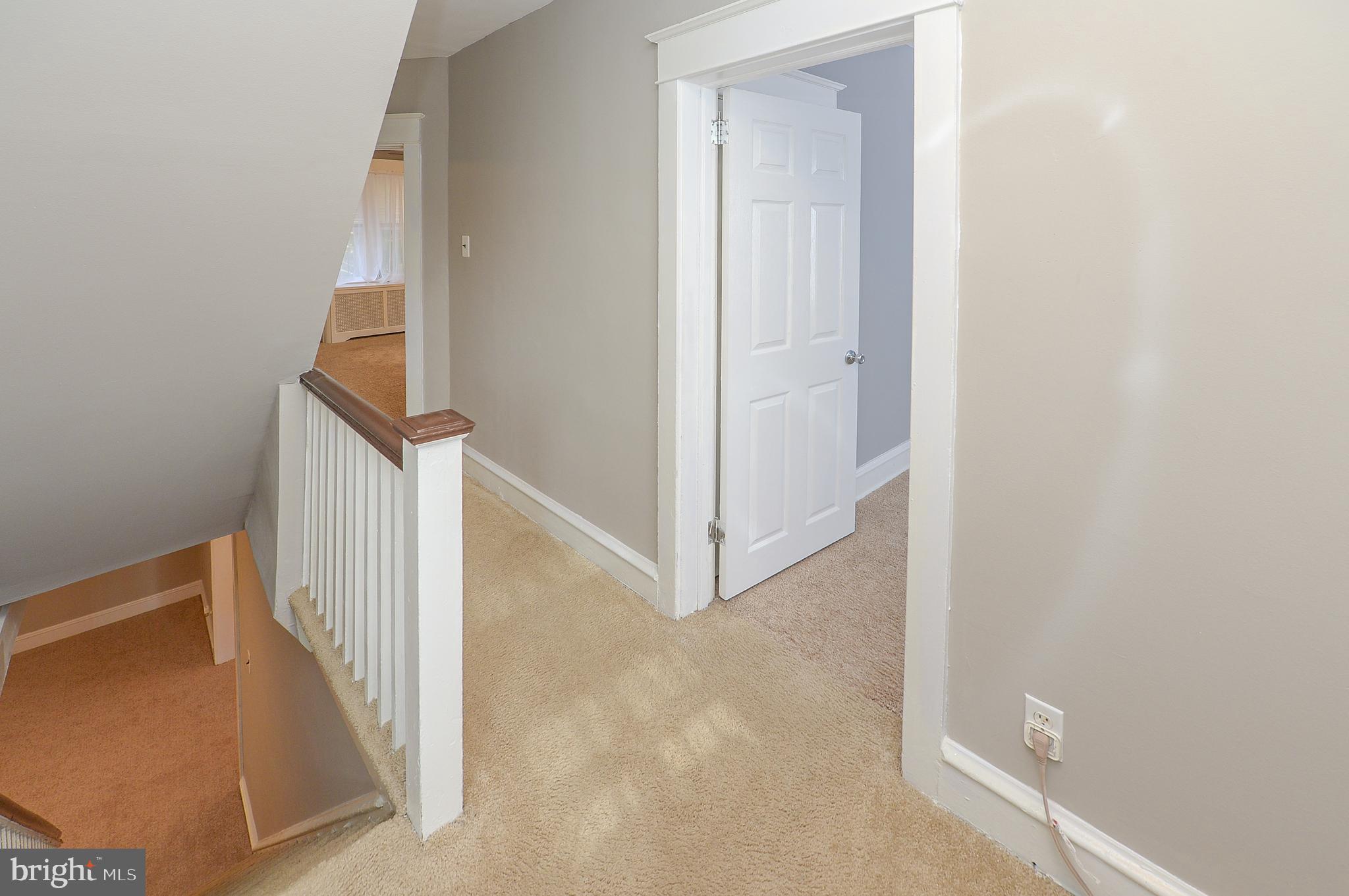 4960 State Road Drexel Hill, PA 19026 - Photo 24 of 40 2nd Fl landing/hallway