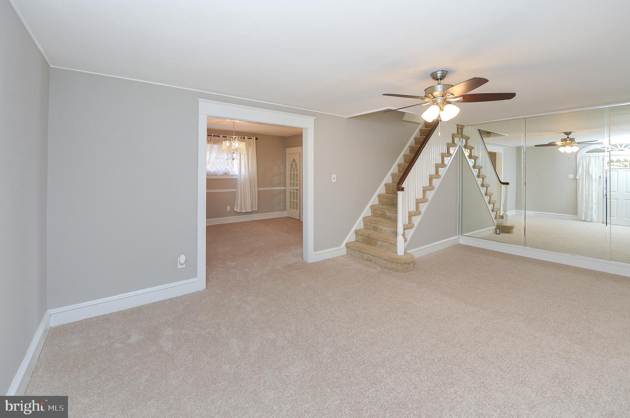 4960 State Road Drexel Hill, PA 19026 - Photo 9 of 40 Living room