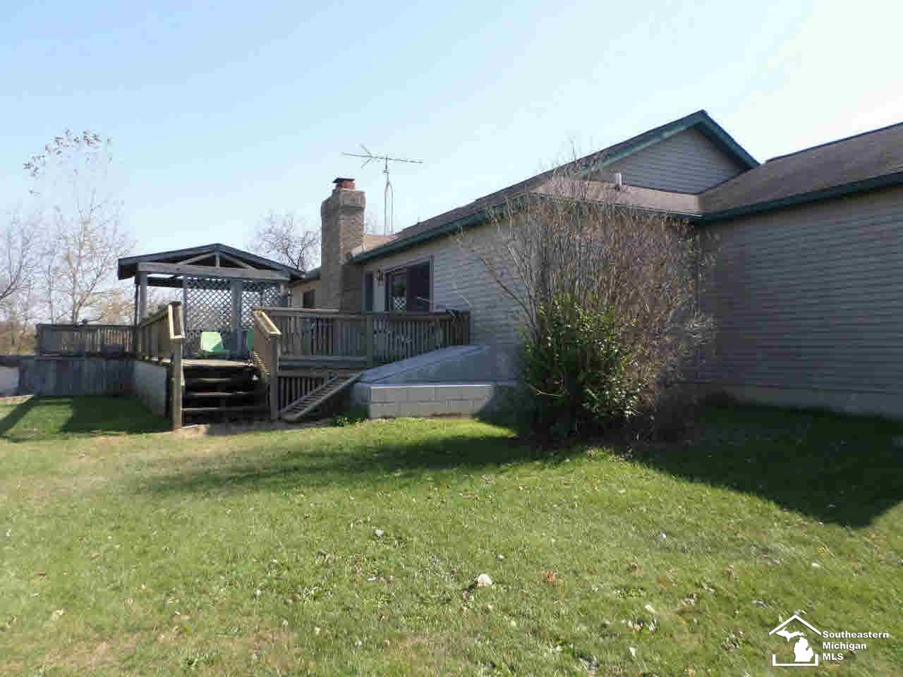 6430 Colf Road Carleton, MI 48117 - Photo 11 of 25 Rear View