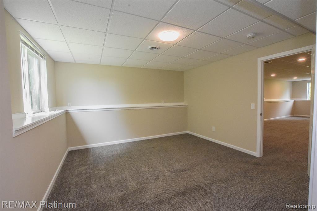 977 Kenneth Court Howell, MI 48843 - Photo 30 of 40 Gallery Image 30