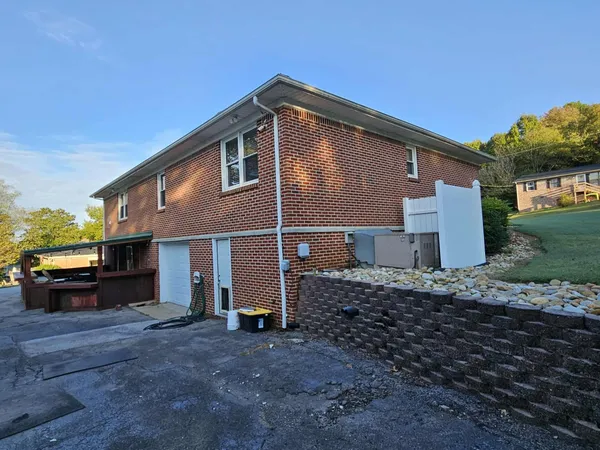 $364,900 | 636 Carmack Avenue, Carthage, TN 37030