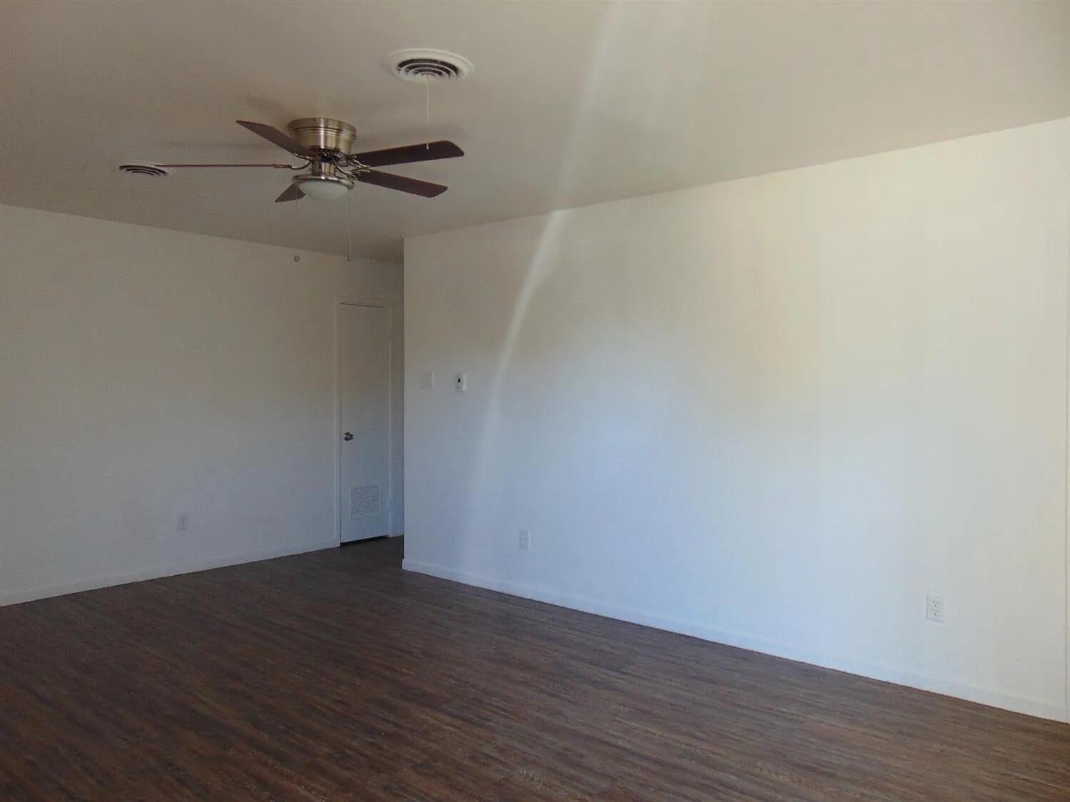 2412 46th Street, Unit A Lubbock, TX 79412 - Photo 3 of 7 675f2b40c9856d666ad017d86302e8bc-uncropp