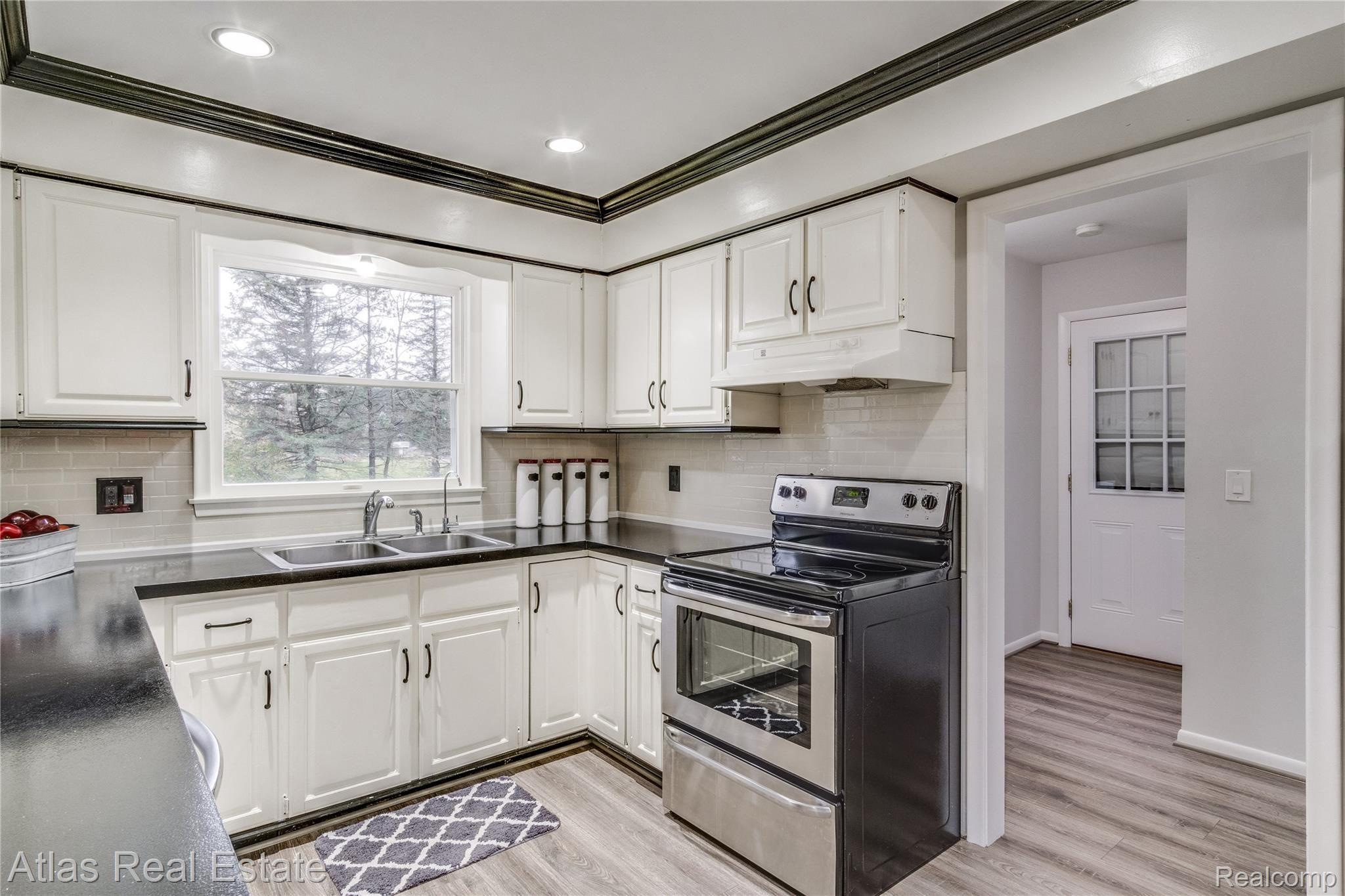 4503 Gregory Road Goodrich, MI 48438 - Photo 35 of 70 Interiors (9 of 38).jpg