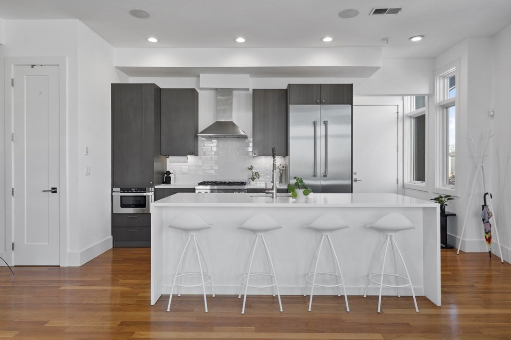 5 Mohawk Street, Unit 5 Boston, MA 02127 - Photo 2 of 22