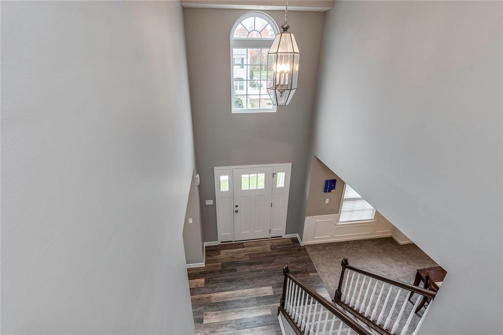 246 Foxwood Road Moon Township, PA 15108 - Photo 2 of 25