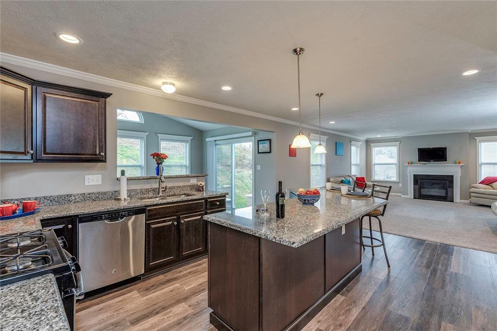 246 Foxwood Road Moon Township, PA 15108 - Photo 6 of 25