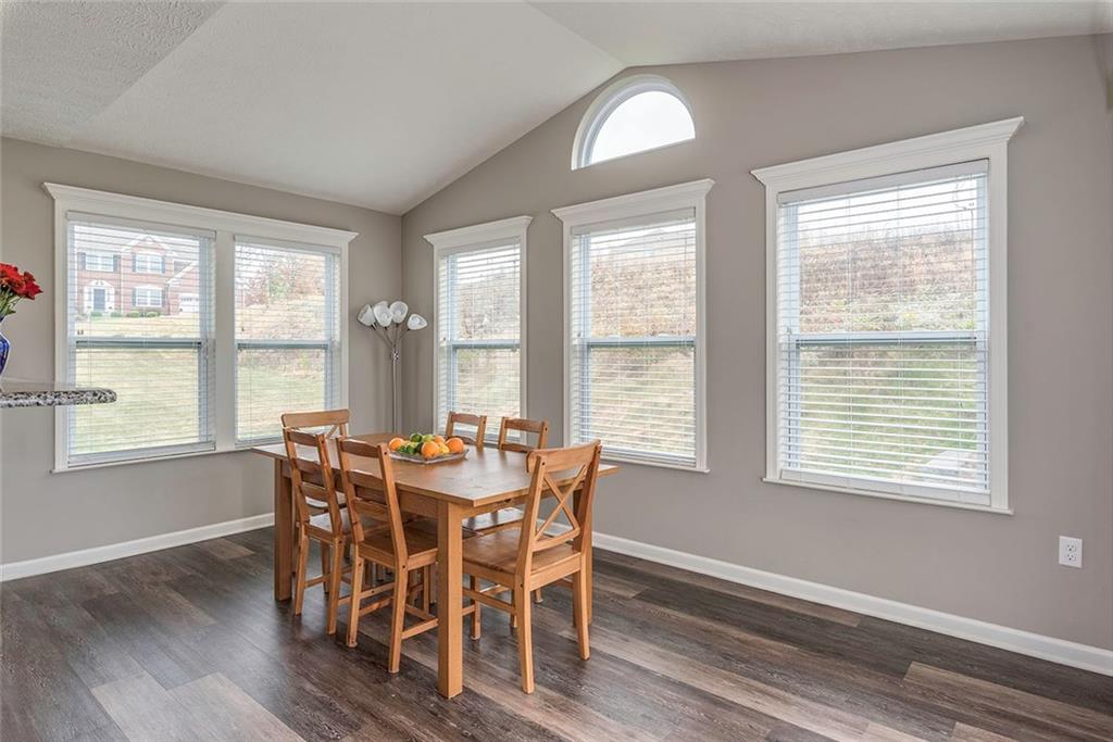 246 Foxwood Road Moon Township, PA 15108 - Photo 7 of 25