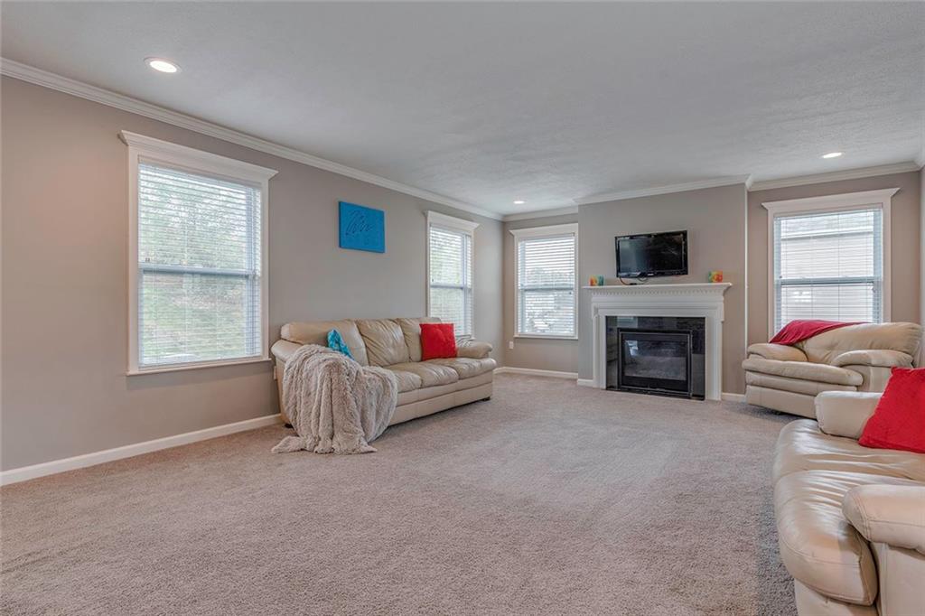 246 Foxwood Road Moon Township, PA 15108 - Photo 9 of 25