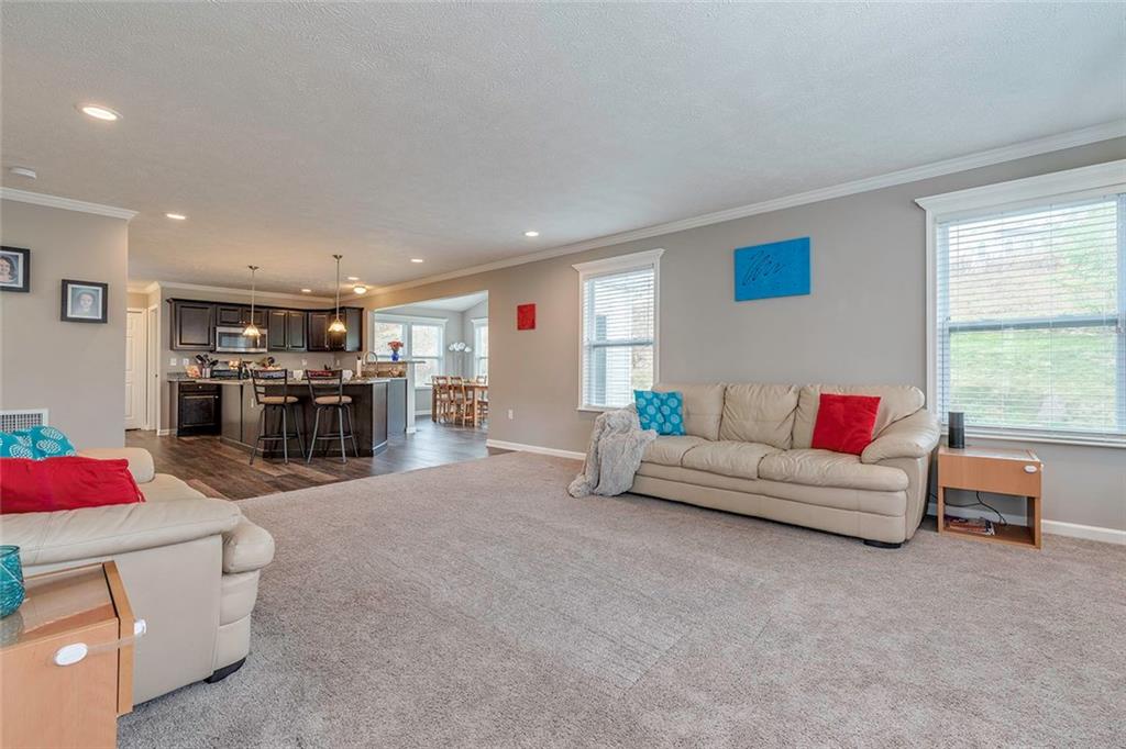 246 Foxwood Road Moon Township, PA 15108 - Photo 10 of 25