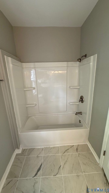 1424 Decatur Street Richmond, VA 23224 - Photo 18 of 30 a bathroom with a bathtub