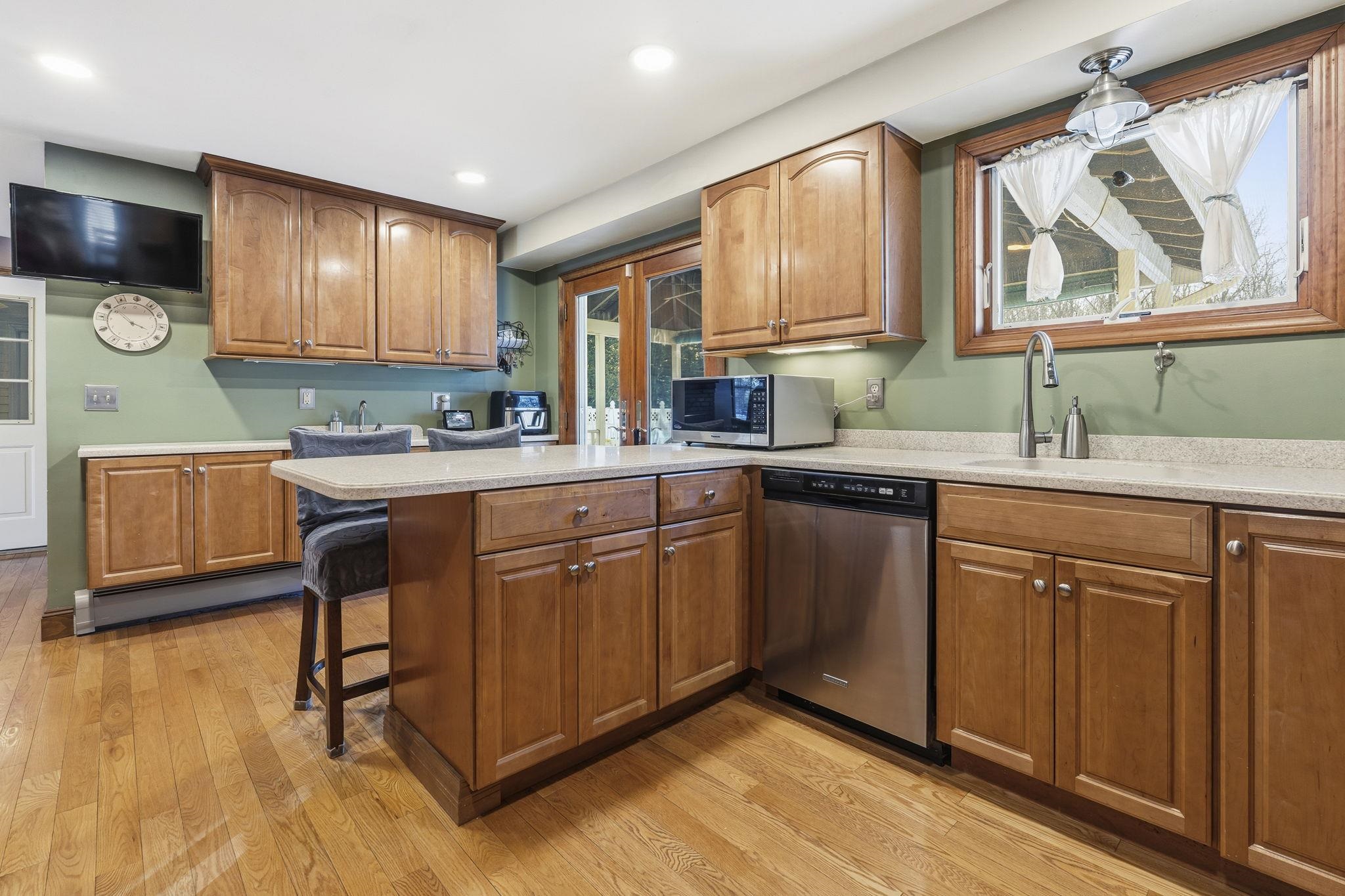 11 Broadview Drive Litchfield, NH 03052 - Photo 12 of 51