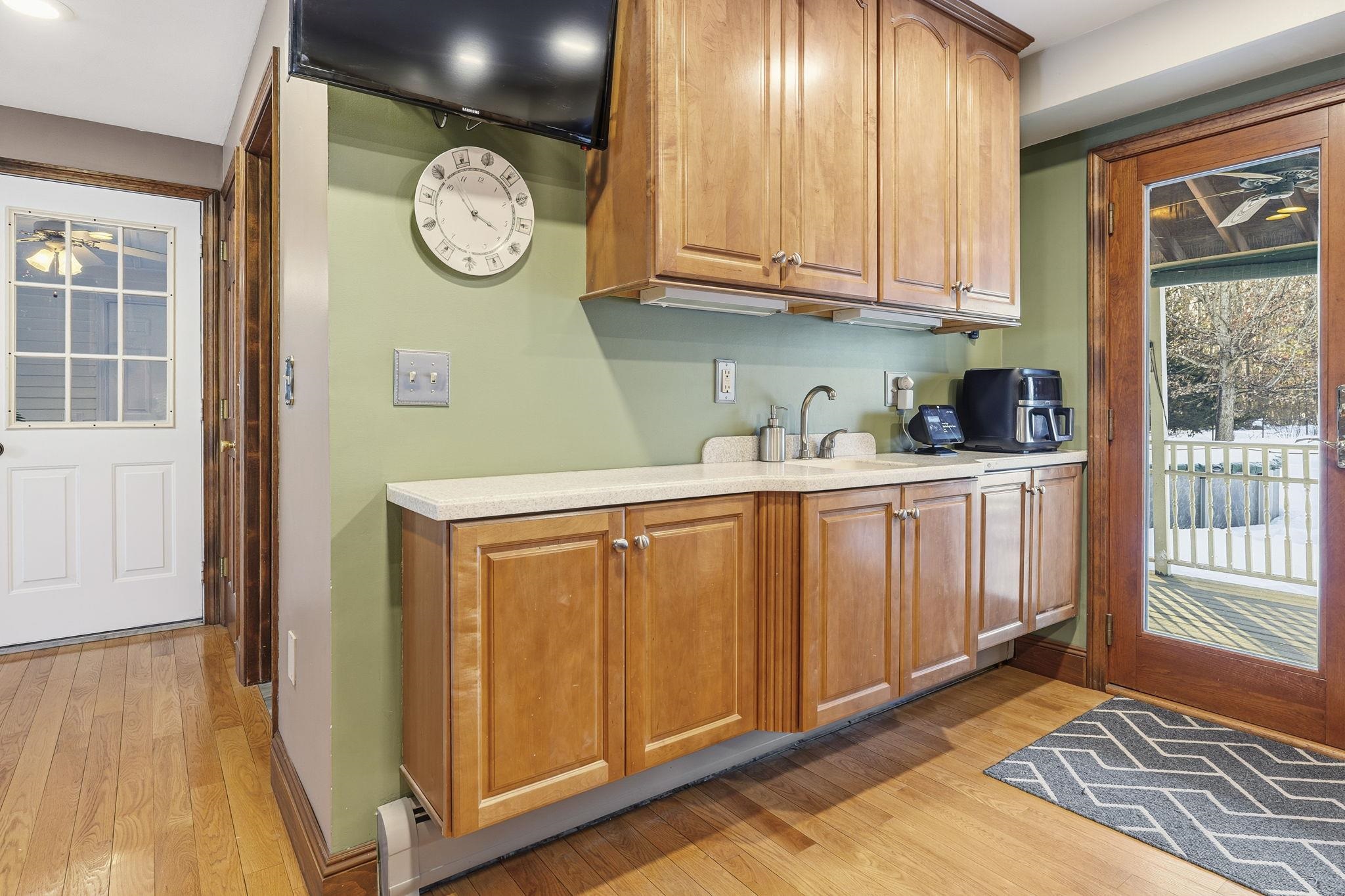 11 Broadview Drive Litchfield, NH 03052 - Photo 13 of 51