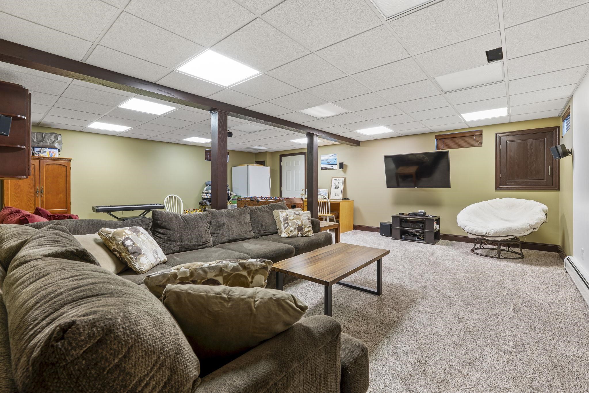 11 Broadview Drive Litchfield, NH 03052 - Photo 33 of 51