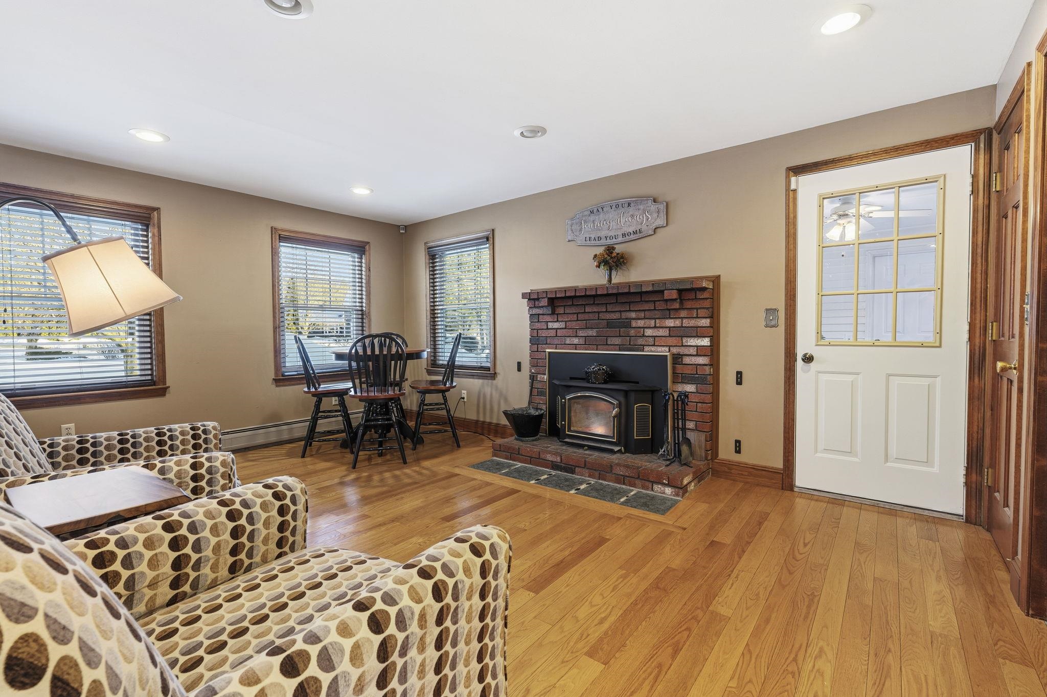 11 Broadview Drive Litchfield, NH 03052 - Photo 8 of 51