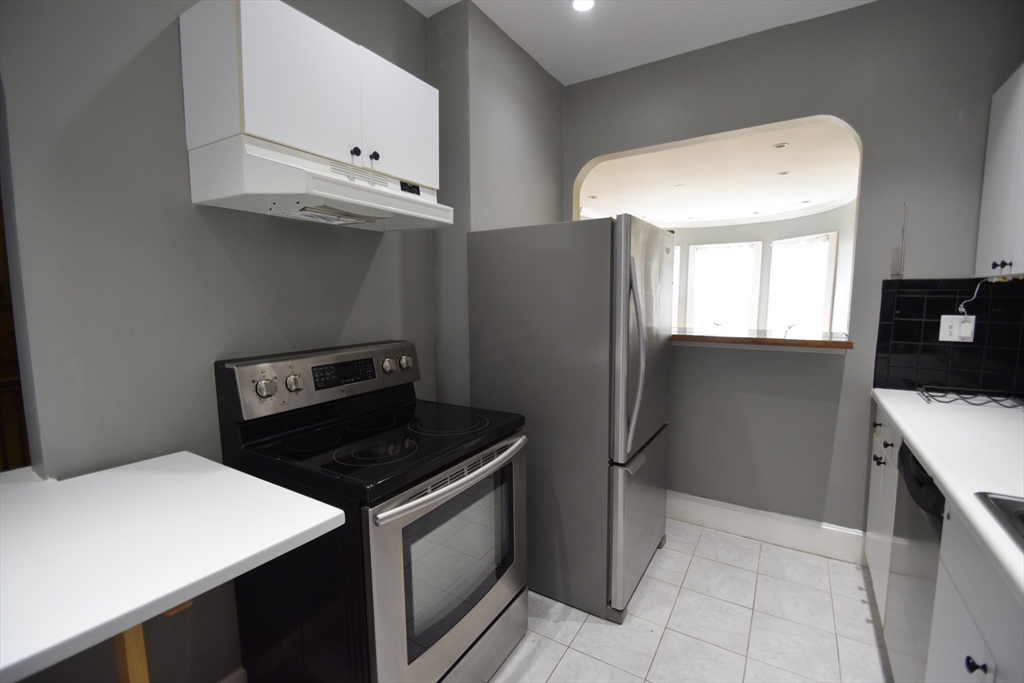 1402 Beacon Street, Unit 3 Brookline, MA 02446 - Photo 6 of 13