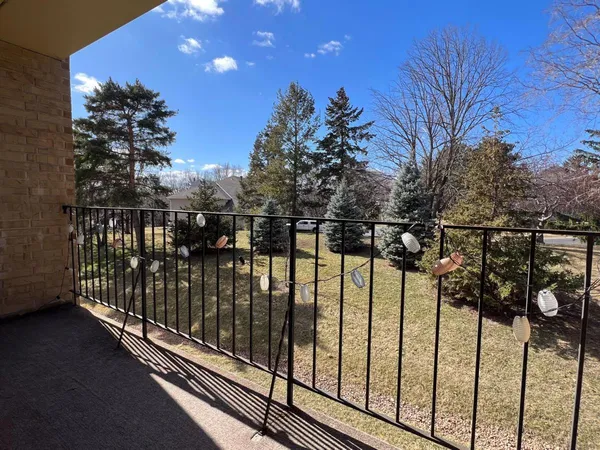 $193,900 | 11160 Anderson Lakes Parkway, Unit 218, Eden Prairie, MN 55344