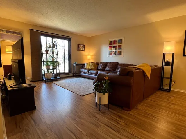 $193,900 | 11160 Anderson Lakes Parkway, Unit 218, Eden Prairie, MN 55344