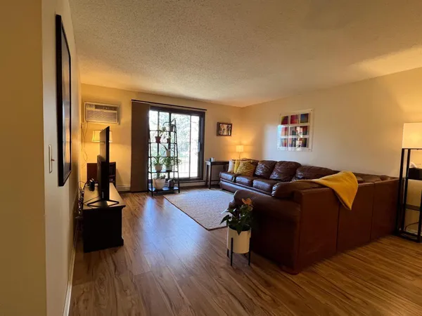 $193,900 | 11160 Anderson Lakes Parkway, Unit 218, Eden Prairie, MN 55344