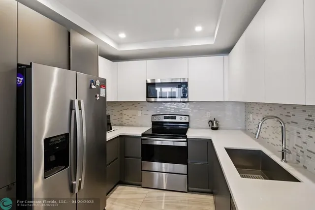 $1,199,000 | 700 Northeast 14th Avenue, Unit 208, Fort Lauderdale, FL 33304