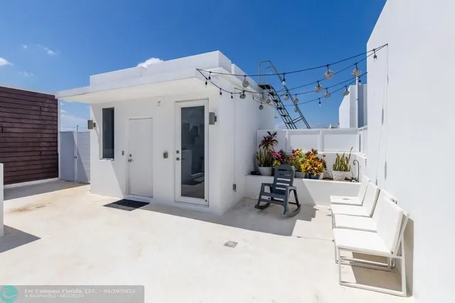 $1,199,000 | 700 Northeast 14th Avenue, Unit 208, Fort Lauderdale, FL 33304