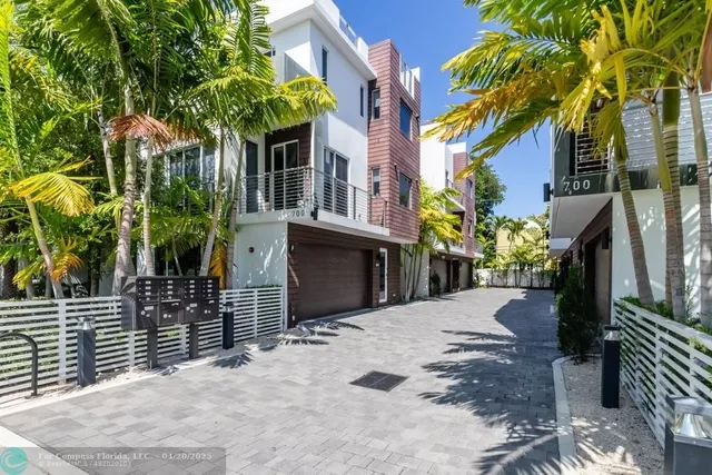 $1,199,000 | 700 Northeast 14th Avenue, Unit 208, Fort Lauderdale, FL 33304