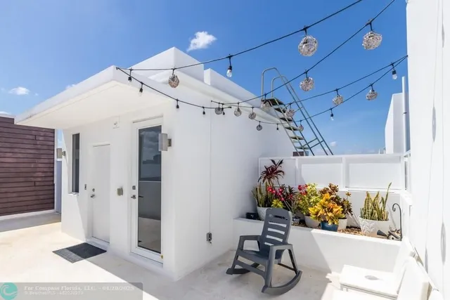 $1,199,000 | 700 Northeast 14th Avenue, Unit 208, Fort Lauderdale, FL 33304