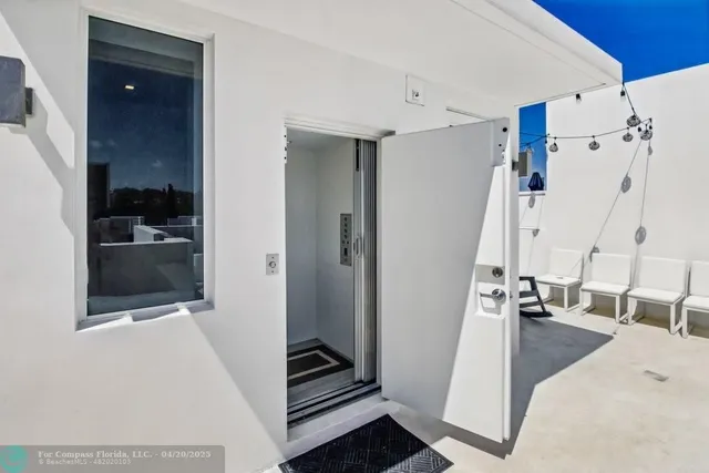 $1,199,000 | 700 Northeast 14th Avenue, Unit 208, Fort Lauderdale, FL 33304
