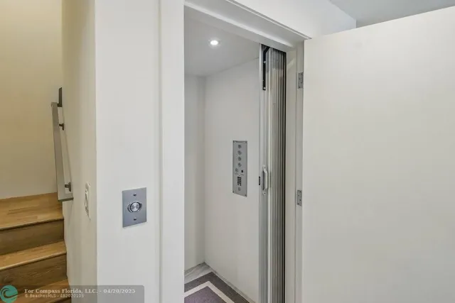 $1,199,000 | 700 Northeast 14th Avenue, Unit 208, Fort Lauderdale, FL 33304