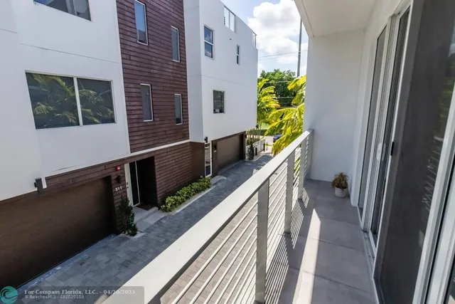 $1,199,000 | 700 Northeast 14th Avenue, Unit 208, Fort Lauderdale, FL 33304