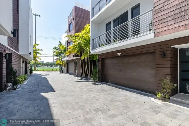 $1,199,000 | 700 Northeast 14th Avenue, Unit 208, Fort Lauderdale, FL 33304