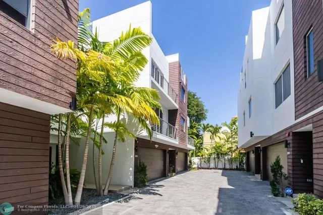 $1,199,000 | 700 Northeast 14th Avenue, Unit 208, Fort Lauderdale, FL 33304