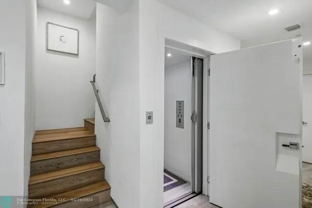 $1,199,000 | 700 Northeast 14th Avenue, Unit 208, Fort Lauderdale, FL 33304