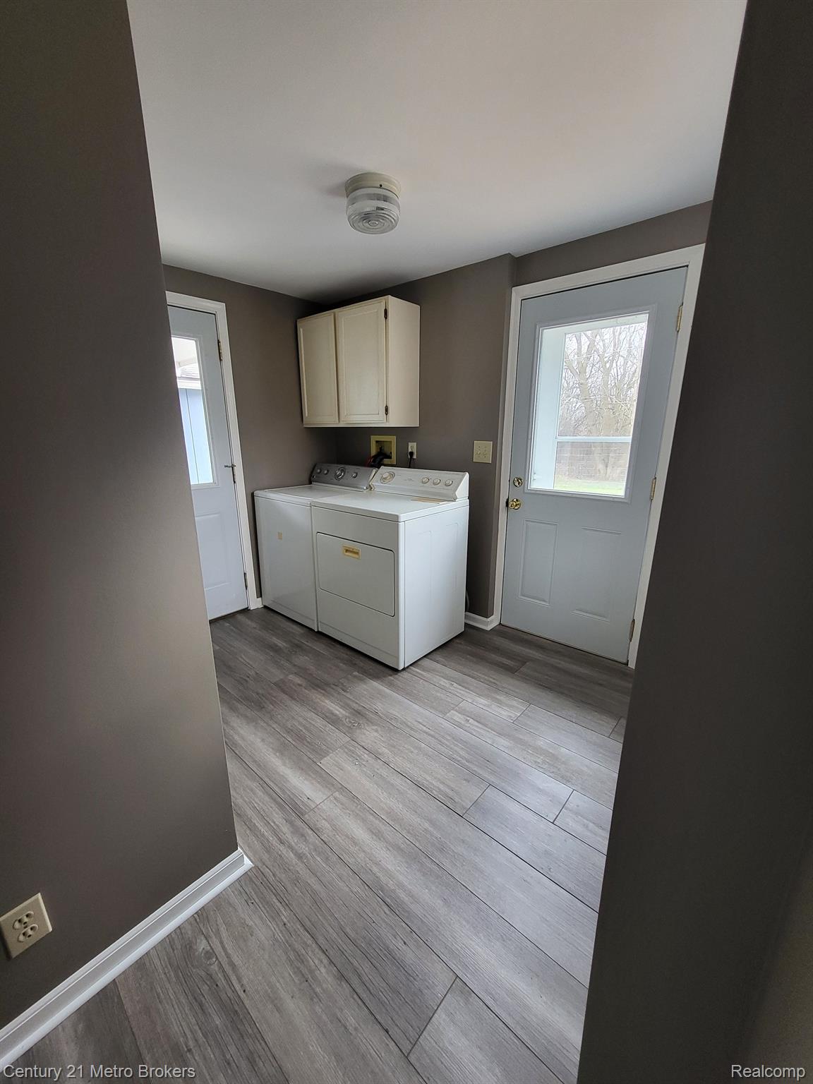 3811 Davison Road Lapeer, MI 48446 - Photo 6 of 18 Laundry Room