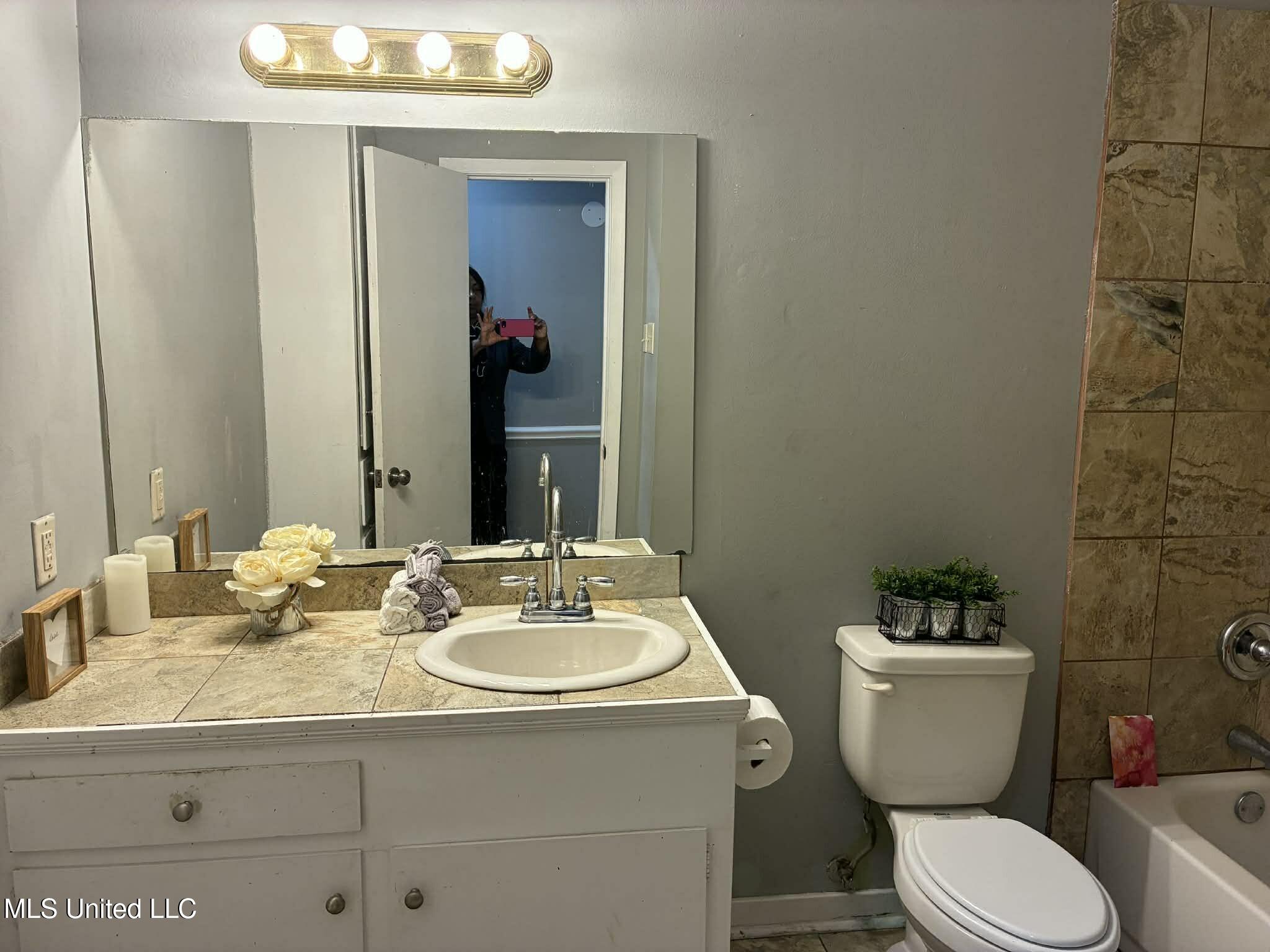 228 Mikell Street Jackson, MS 39212 - Photo 18 of 29 HALL BATH