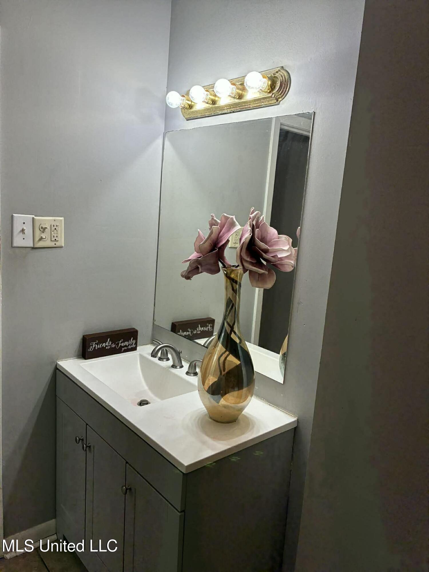 228 Mikell Street Jackson, MS 39212 - Photo 24 of 29 BATHROOM
