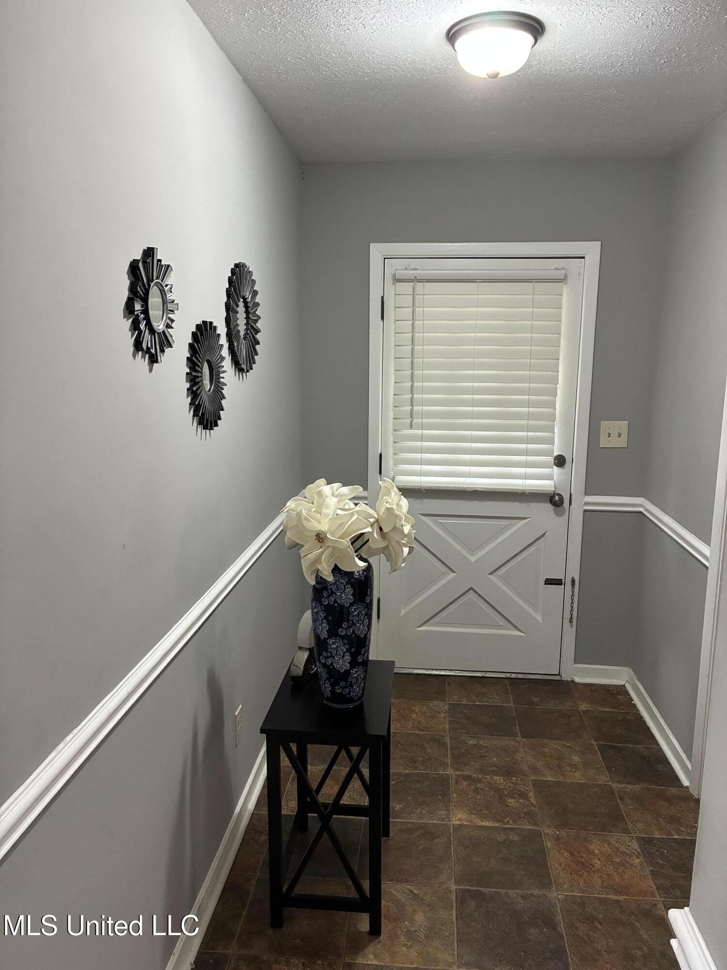 228 Mikell Street Jackson, MS 39212 - Photo 3 of 29 Foyer Entrance