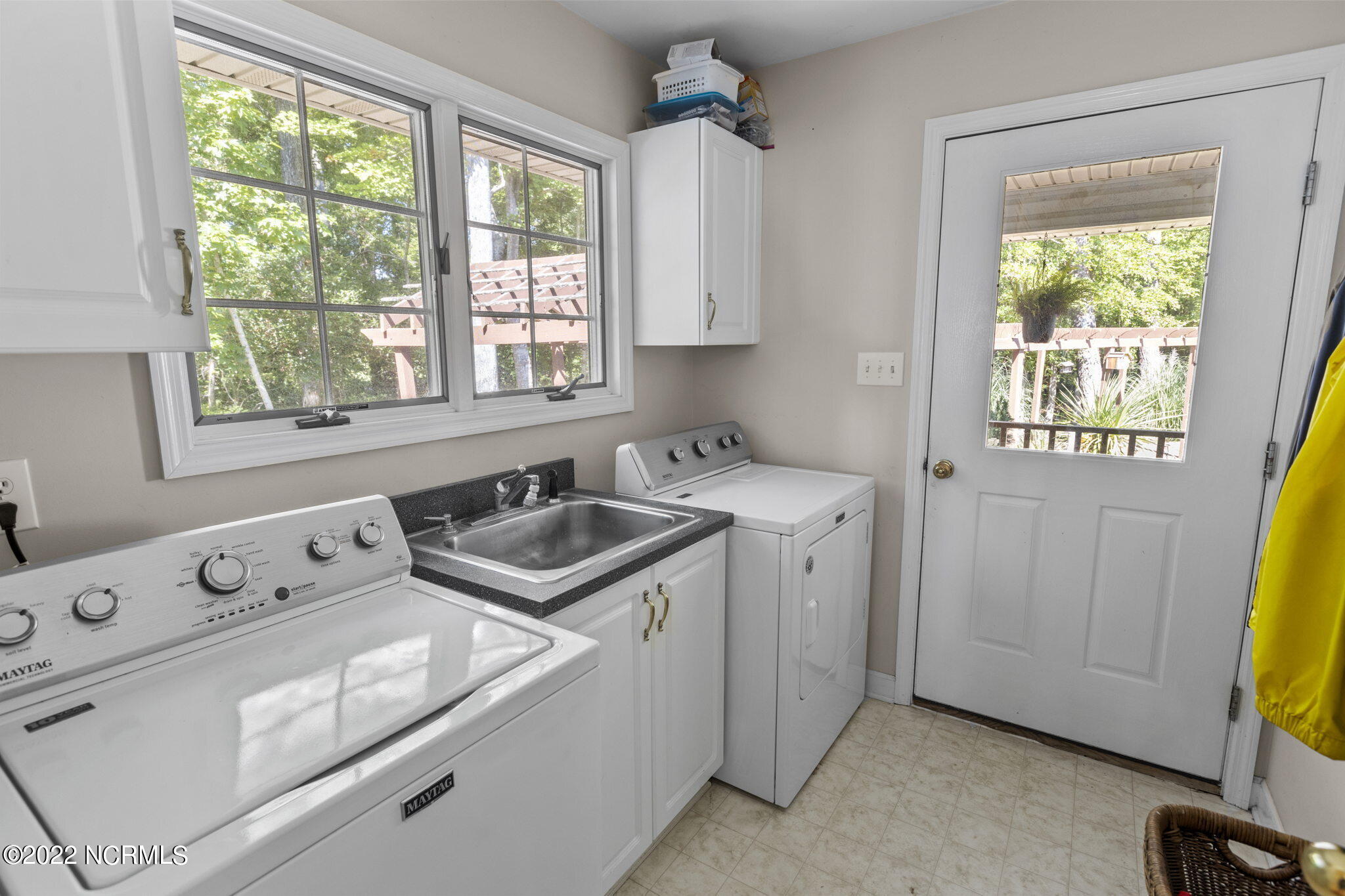 1141 Hardison Lee Farm Road Arapahoe, NC 28510 - Photo 34 of 57 Laudry/mud room off kitchen