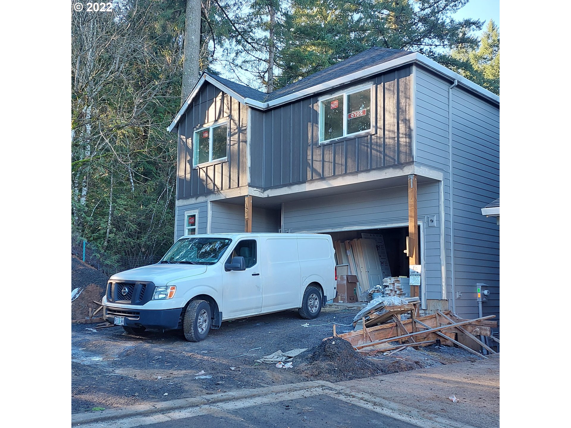 17622 Southwest Sunview Lane Beaverton, OR 97007 - Photo 1 of 29 a car parked in front of a house