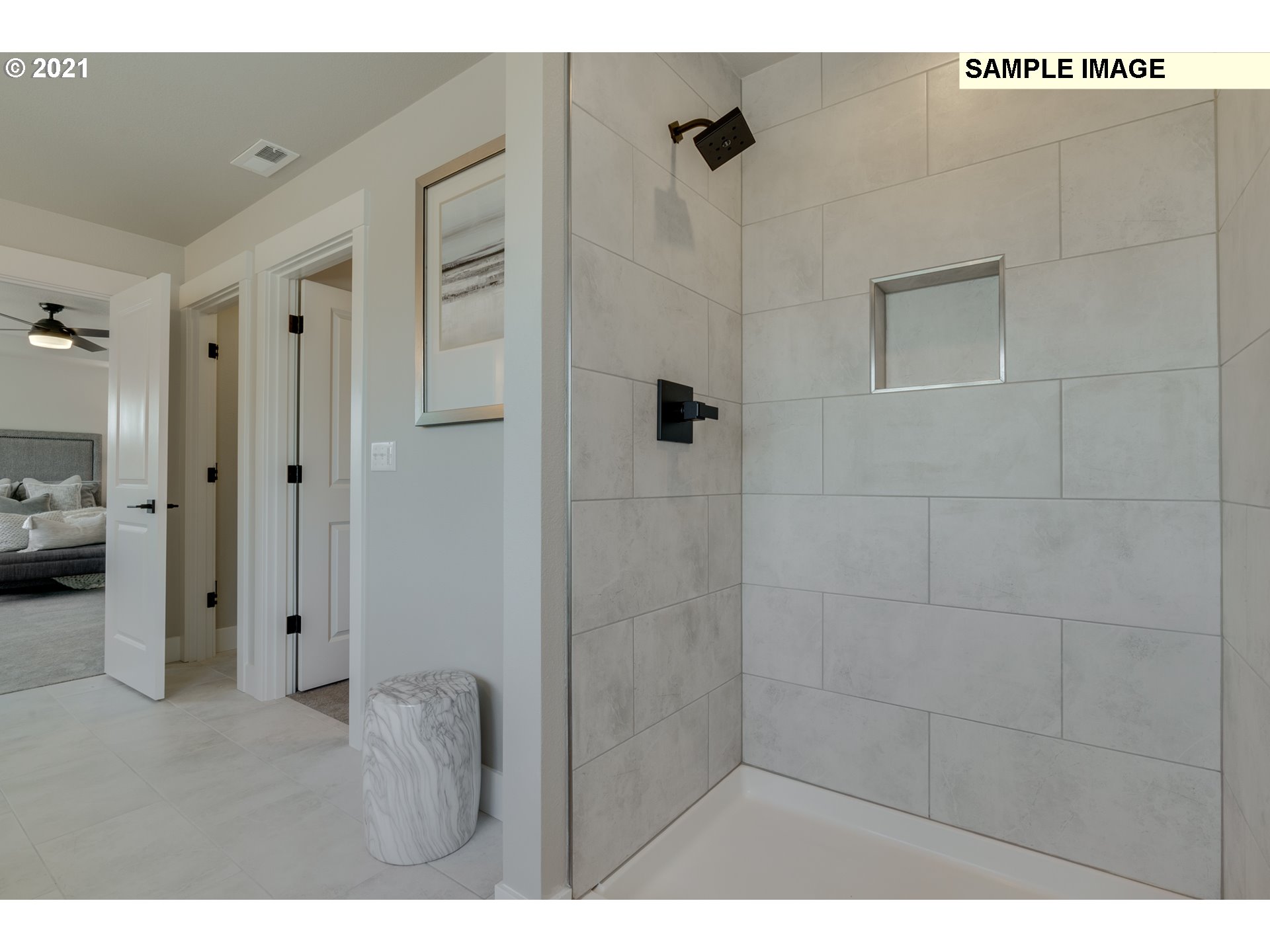 17622 Southwest Sunview Lane Beaverton, OR 97007 - Photo 29 of 29 a bathroom with a shower
